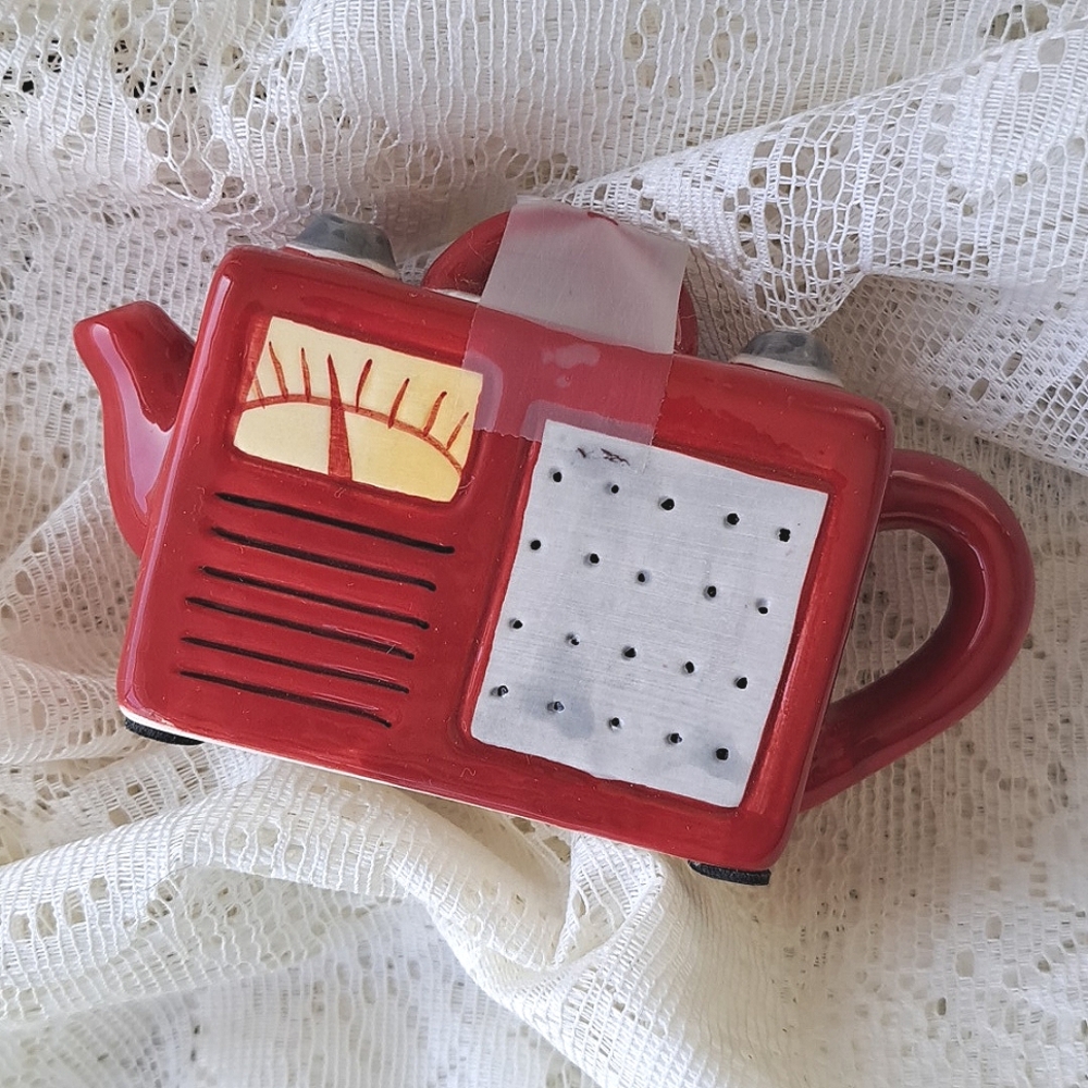 Vintage Cute Mini Red Retro Teapot Radio Hand Painted Ceramic Figurine